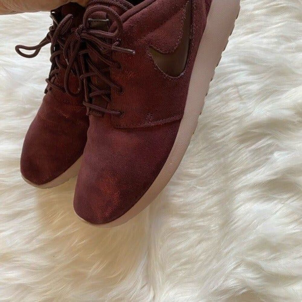 Nike Roshe One Sneakers Shoes Metallic Mahogany Size 6.5 - Picture 8 of 8